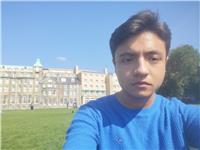 Studente universitario con ottima conoscenza della matematica
