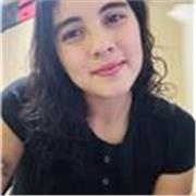 Psicóloga con maestría en educación, con experiencia en gestión emocional y procesos de aprendizaje