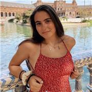 Mestra d'educació primària, d'educació especial i estudiant de pedagogia tant presencialment com virtualment