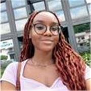 Insegnante madrelingua inglese. Studentessa al secondo anno di infermieristica