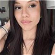 Chica de 20 años q imparte clases de matemáticas , historia y biología de primaria a la ESO