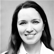 Englisch für alle Altersgruppen, Fokus auf Konversation & Lesen, fortgeschrittenes Niveau.