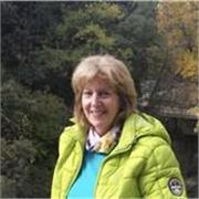 Profesora nativa con filología y 35 años de experiencia da clases efectivas dinámicas y divertidas