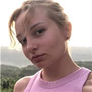 Prof jeune et dynamique d’origine anglaise qui propose des cours adaptés à l’élève en présentiel ou en distanciel!