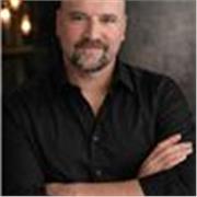 Enseño Marketing Digital, SEO, SEM y analítica. Soy muy didáctico.