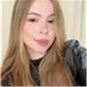 Professora de português e inglês com experiência em aulas on-line