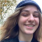 Studentessa del liceo linguistico impartisce ripetizioni di inglese