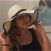 Studentessa Accademia belle arti Lecce in Design impartisce lezioni di storia dell'arte storia del design - Adobe