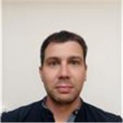 Periodista. Si quieres aprender a escribir de forma correcta y concisa, no dudes en contactar. 