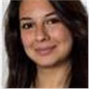 Profesora universitaria con 8 años de experiencia en universidades, especialista en derecho internacional.