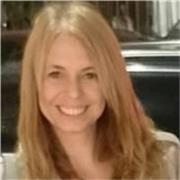 Soy Romina Cavalieri, nativa hispanohablante de Argentina y residente en España. Cuento con un bachiller con orientación docente
