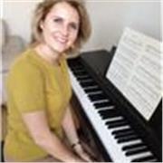 am an enthusiastic, an experienced, classically trained and qualified piano teacher from London. I love to teach playing piano 