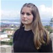 Maestra de Educación Infantil y Primaria, con experiencia ofreciendo refuerzo educativo online y presencial.