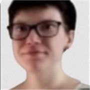 Titulada en Administración y Dirección de Empresas. Contable.