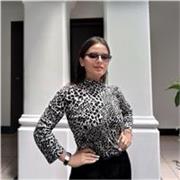 Profesora de geografía y arquitectura para todas las edades.