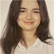 Profesora de Primaria apta para todas las edades, en áreas como matemáticas, lengua, historia e inglés.