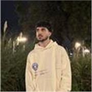 Formado en producción de audio, e interesado en enseñar piano, producción, inglés y mates