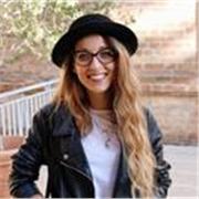 Hai bisogno di un insegnante che sappia spiegarti i concetti in maniera chiara ed esaustiva? Contattami e raccontami.