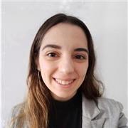 Docente di spangolo impartisce lezioni di spagnolo per tutti livelli