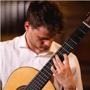 Studente di conservatorio impartisce lezioni di chitarra ad allieve ed allievi di tutte le età