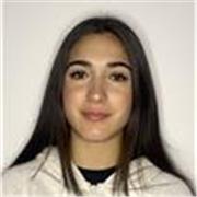 Maestra de Educación Primaria con mención en Educación Especial. 
Nivel B2 en inglés y Máster en investigación e innovación en educación.