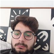 Diplomato come perito chimico e frequentando l'universitá di Biologia