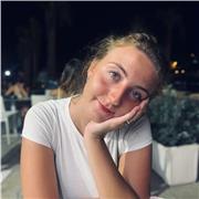 Laureata biotecnologie mediche e veterinarie