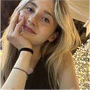 insegnate di matematica. Sono veronica e sono una studentessa, sono empatica e solare