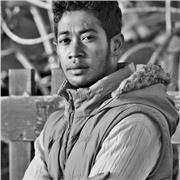 J'enseigne la communication langue française aux étudiants entre 15-21ans