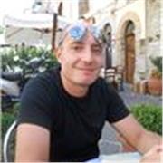 Disponibile per lezioni private di italiano di qualsiasi livello.