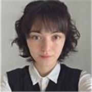 Aspirante a profesora de español Imparte clases a niños de todas las edades