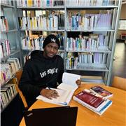 Cours de soutien scolaire et aides aux devoirs