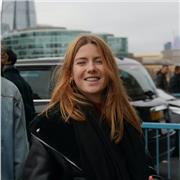 I give private lessons tailored to your needs, on the basis of casual interactions, or studious exercices.