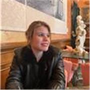 Diplomata al liceo linguistico esabac, offre aiuto ai compiti ai ragazzini delle medie e del liceo