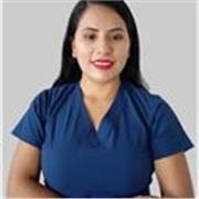 Profesor de inglés imparte clases y brinda apoyo escolar