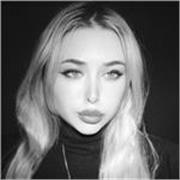 Laureanda in relazioni internazionali con media del 28 e piú di 3 anni di esperienza nel settore offre lezioni di diritto