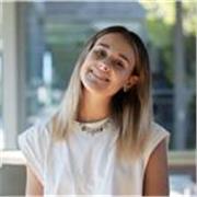 Laureanda in Digital Management in inglese