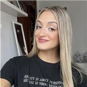 Profesora y educadora de diferentes deportes y materias para todas las edades y grados.