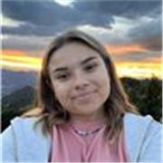 Ragazza di 18 anni con esperienza, disponibile per ripetizioni e aiuto compiti (sabato e domenica, orari flessibili)