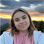 Ragazza di 18 anni con esperienza, disponibile per ripetizioni e aiuto compiti (sabato e domenica, orari flessibili)