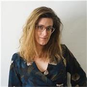 Docente scienze politiche laureata in comunicazione e marketing