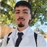 Profesor en formación universitaria en el área de la Historia, Geografía y Ciencias Sociales, con grandes dotes para enseñar