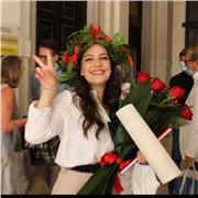 Insegnante di inglese specializzata offre lezioni di lingua a studenti di ogni ordine e grado, e adulti