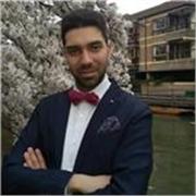 Docente di Liceo Linguistico di Lingua Russa, laureato con lode in Lingue Straniere all’Università Ca’ Foscari di Venezia, in possesso di titoli di specializzazione acquisiti in Russia e di un Dottorato di Ricerca (PhD) presso l’Università di Trento, effe