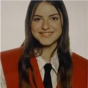 Estudiante de carrera de magisterio, con vocación a la enseñanza, paciencia e ilusión.