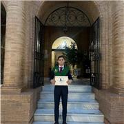 Titulado en Bachillerato con experiencia impartiendo clases particulares de geografía e historia, lengua y ciencias políticas.