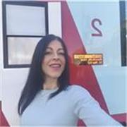 Me defino como una persona muy responsable y acostumbrada a estudiar. Viví en Londres y aprobé la Oposición del MNP