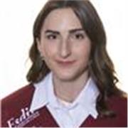 Estoy graduada en Diseño Gráfico, pero me encanta enseñar y doy clases de refuerzo en el colegio.