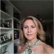 Profesora de inglés y español con amplia experiencia enseñando a alumnos de secundaria.Todos los niveles. Preparación exámenes ofi