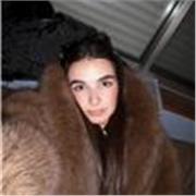 Soy estudiante de tercero de carrera y he estudiado en el extranjero. Me encanta aprender y me encanta el inglés.